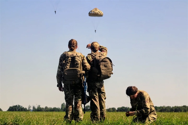 FANYs complete French Paratroopers Course in ETAP
